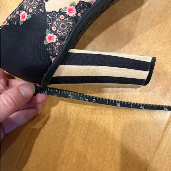 Elegant Floral Mary Jane Heels - Picture 7 of 7